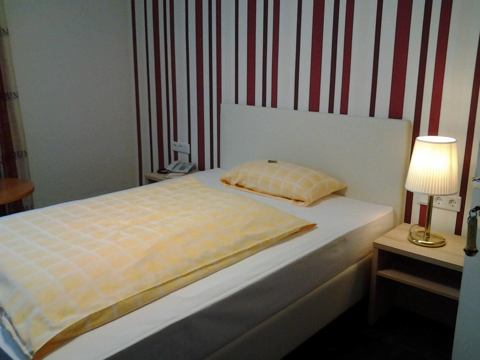 Centralhotel Garni Offenburg Bagian luar foto